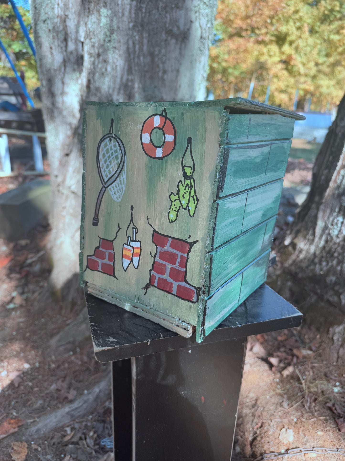 * gone fishing birdhouse